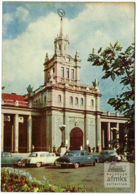 Вокзал на станции Брест-Центральный, Брестская область (1961-й год).jpg (783.52 КБ) Просмотров: 4083 Вокзал на станции Брест-Центральный, Брестская область (1961-й год).jpg