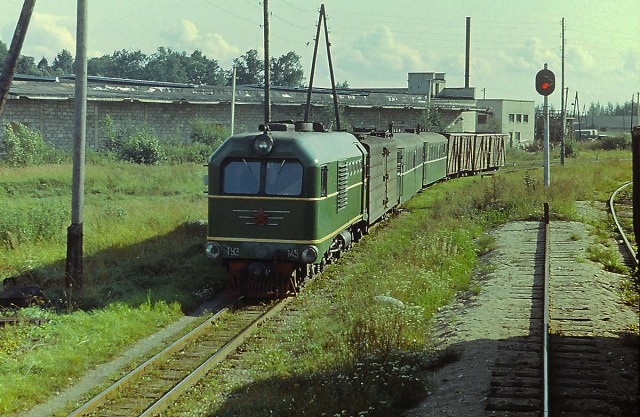 SZD TU2-145 hauling freight-passenger train at the Gulbene station (18.08.1981).jpg