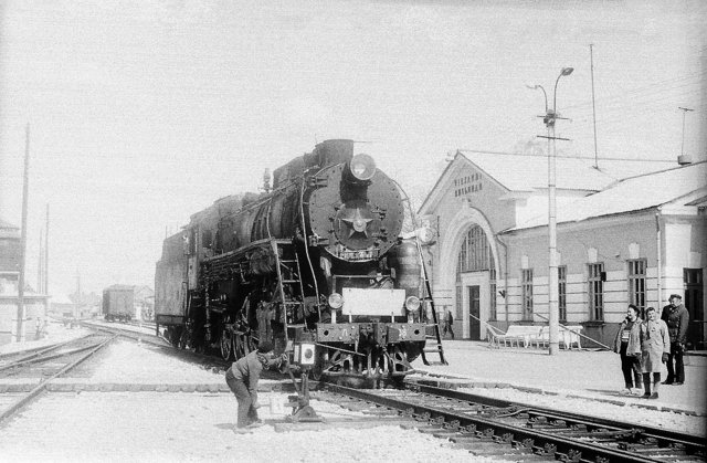 SZD L-0108 at the Viljandi station (05.1974).jpg
