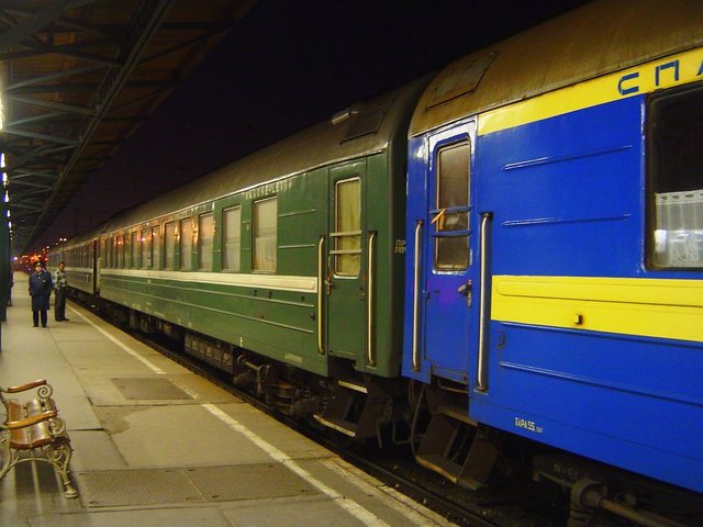 Der zug № 16 «Tisza» Budapest - Moskau, Budapest Keleti pu. (28.11.2004).jpg