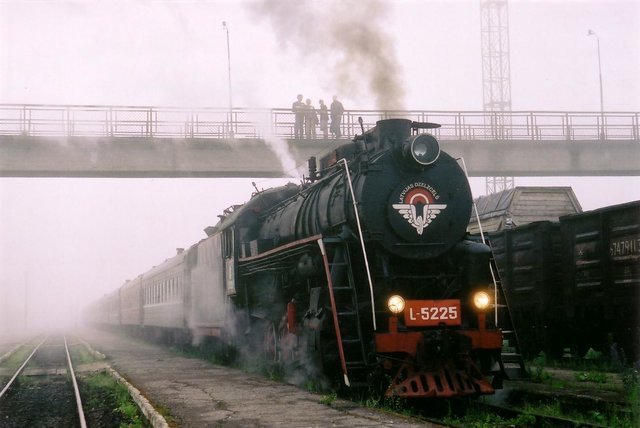 LDZ L-5225 at the Valga station (26.06.2004).JPG