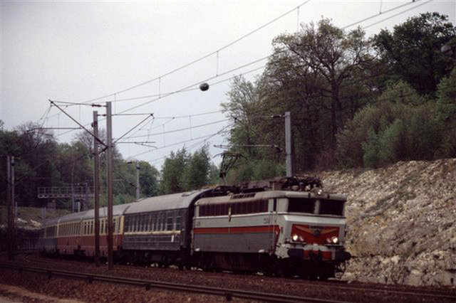 CC-40100-en-tete-du-train-Moliere---Ost-West-Express.jpg (290.31 КБ) Просмотров: 5032 CC-40100-en-tete-du-train-Moliere---Ost-West-Express.jpg