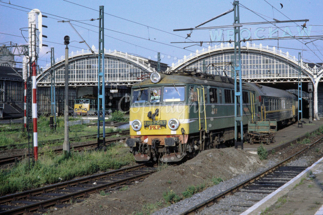 p3035093854-5.jpg