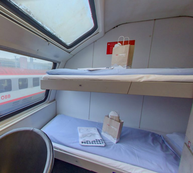 Sleeper-cabin_deluxe-double-768x686.jpg
