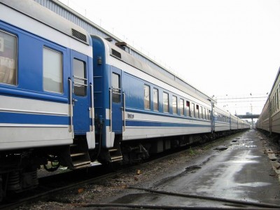 состав поезд 37-38 в техническом парке.jpg