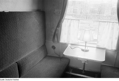 Fotothek_df_roe-neg_0006234_007_Teilansicht_eines_Schlafwagenabteils.jpg